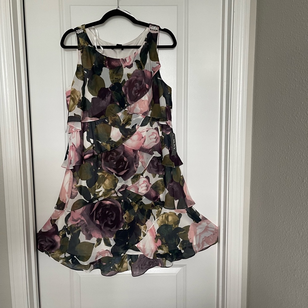 SLNY fasiin dress, size 16P, color is pink and purple roses.